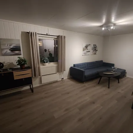 - White House Apartman Vardø