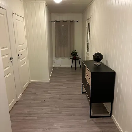 - White House 아파트 바르되