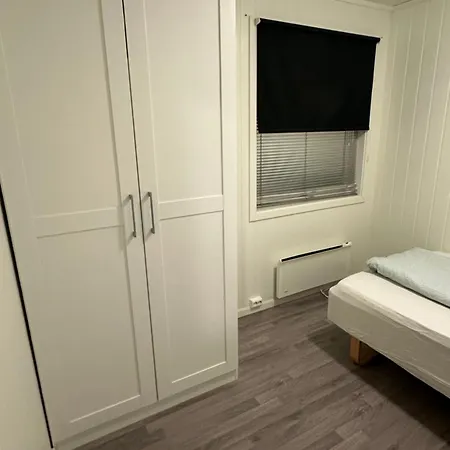 - White House Apartman Vardø